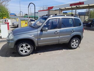 2012 Chevrolet Niva I Рестайлинг, серый, 450000 рублей, вид 3