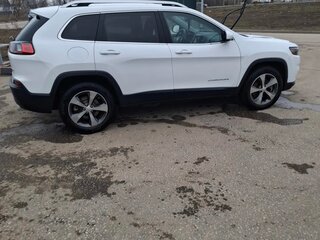 2019 Jeep Cherokee TrailHawk V (KL) Рестайлинг, белый, 3500000 рублей, вид 4
