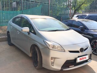 2015 Toyota Prius III Рестайлинг (XW30), серебристый, 950000 рублей, вид 1