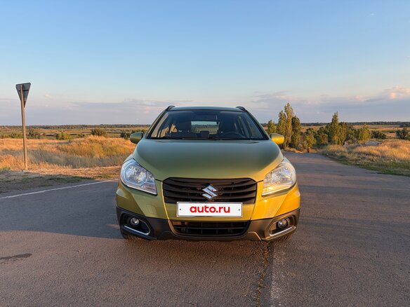 2014 Suzuki SX4 II (S-Cross), зелёный - вид 3