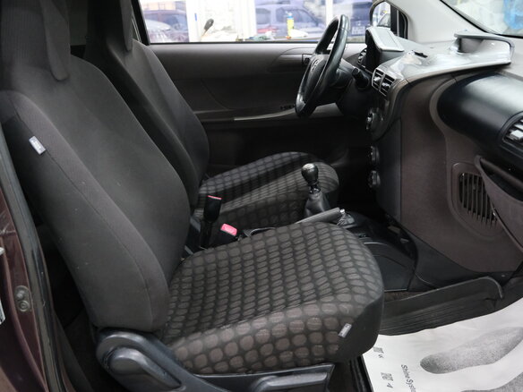 2009 Toyota iQ, фиолетовый, 799000 рублей - вид 18