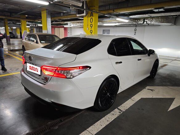 2018 Toyota Camry VIII (XV70), белый, 2900000 рублей - вид 4