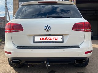 2010 Volkswagen Touareg II, белый, 1720000 рублей, вид 2