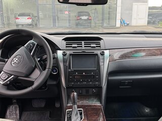 2016 Toyota Camry VII (XV50) Рестайлинг, чёрный, 2050000 рублей, вид 4
