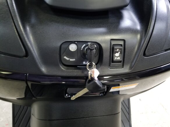 2013 Suzuki Burgman (SkyWave) 650, чёрный, 575000 рублей - вид 19