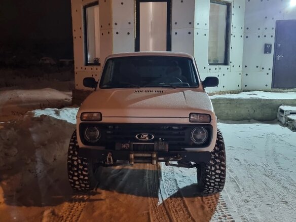 2001 Lada (ВАЗ) 2121 (4x4) I Рестайлинг, белый, 850000 рублей