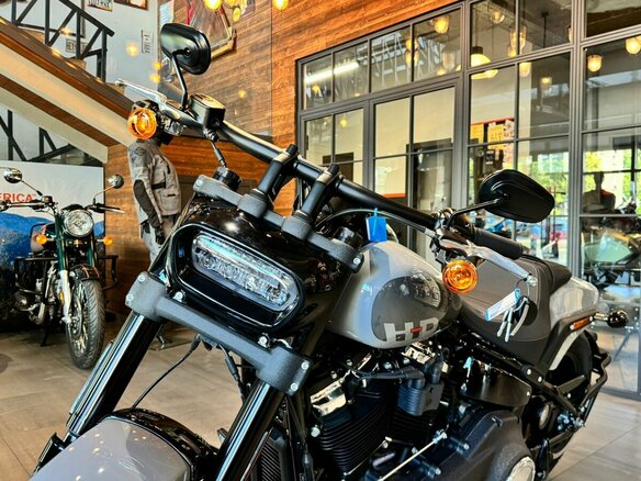 2024 Harley-Davidson Fat Bob, серый, 3450000 рублей - вид 12
