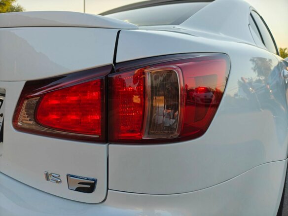 2012 Lexus IS 250 II Рестайлинг 2, белый, 1930000 рублей - вид 15