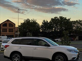 2015 Mitsubishi Outlander III Рестайлинг 2, белый, 1790000 рублей, вид 5