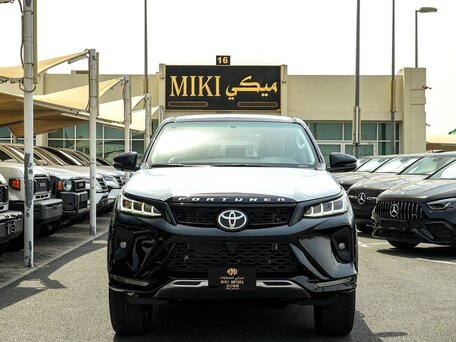 2026 Toyota Fortuner II Рестайлинг, чёрный, 4850000 рублей, вид 2