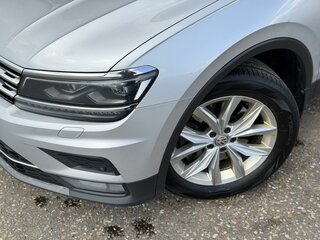 2018 Volkswagen Tiguan II, серебристый, 2195000 рублей, вид 2