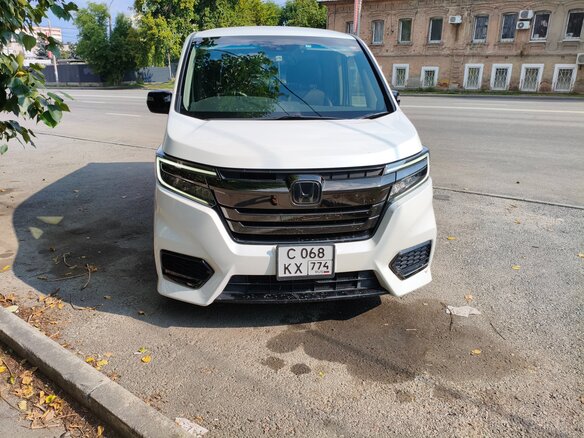 2019 Honda Stepwgn Spada V Рестайлинг, белый, 2450000 рублей - вид 1