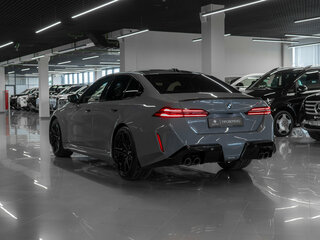 2024 BMW M5 VII (G90), серый, 21700000 рублей, вид 4
