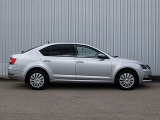 2020 Skoda Octavia III (A7) Рестайлинг, серый, 1629000 рублей, вид 5