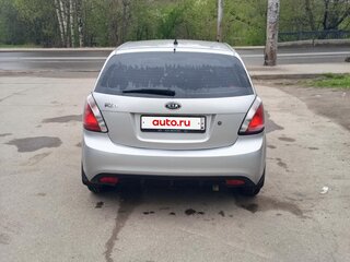 2010 Kia Rio II Рестайлинг, серебристый, 500000 рублей, вид 5
