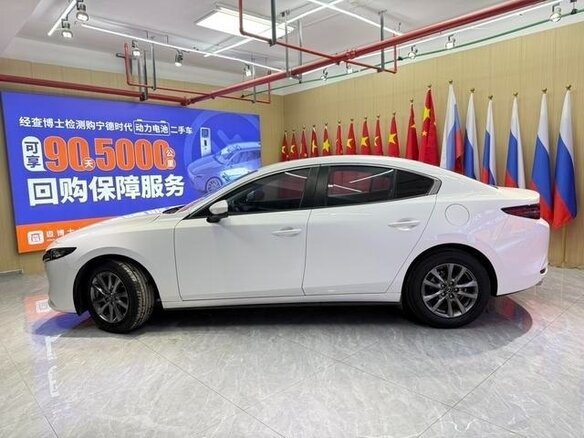 2023 Mazda 3 Axela IV (BP), белый, 1560000 рублей - вид 6