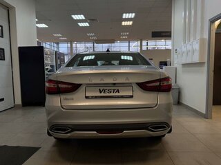2026 Lada (ВАЗ) Vesta I Рестайлинг (NG), серебристый, 1737449 рублей, вид 4