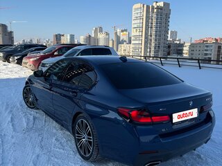 2021 BMW 5 серии 530i xDrive VII (G30/G31/G38) Рестайлинг, синий, 4399000 рублей, вид 4