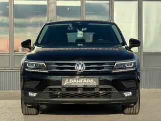 2020 Volkswagen Tiguan II Рестайлинг, чёрный, 3490000 рублей, вид 3