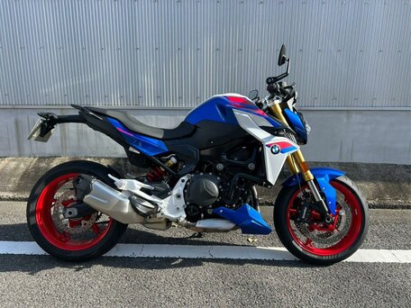 2024 BMW F 900 R, синий, 1177000 рублей, вид 2