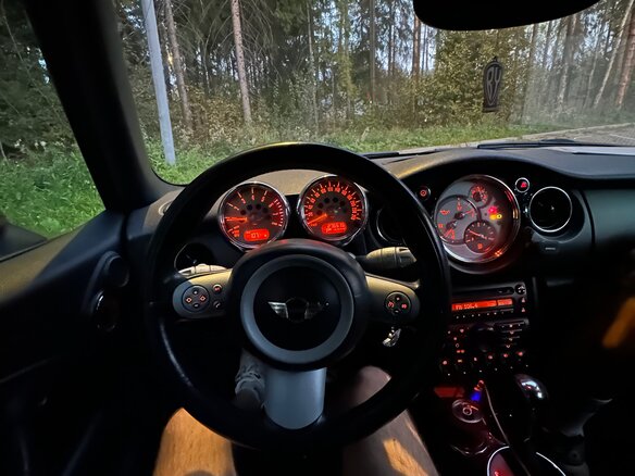 2006 Mini Hatch Cooper I (R50), красный, 525000 рублей - вид 10
