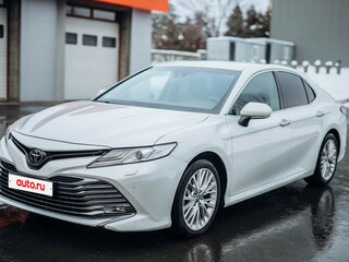 2018 Toyota Camry VIII (XV70), белый, 2600000 рублей, вид 1