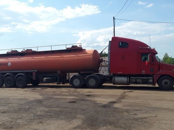 2002 Freightliner Columbia, красный, 1700000 рублей - вид 6