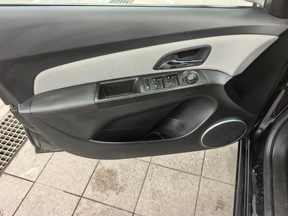 2013 Chevrolet Cruze I Рестайлинг, чёрный, 930000 рублей - вид 21