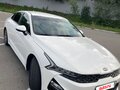 2020 Kia K5 III, белый - вид 2