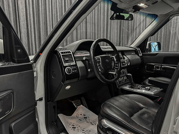 2009 Land Rover Range Rover Supercharged III Рестайлинг 2, белый - вид 5