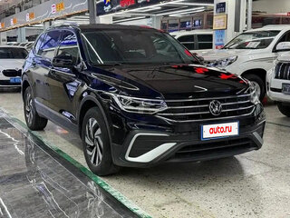 2022 Volkswagen Tiguan II Рестайлинг, чёрный, 2235000 рублей, вид 1