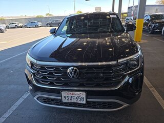 2025 Volkswagen Atlas Cross Sport I Рестайлинг, чёрный, 4900000 рублей, вид 2