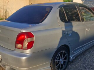 2002 Toyota Platz, серый, 395000 рублей, вид 4