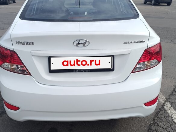2013 Hyundai Solaris I, белый, 950000 рублей - вид 4