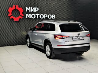 2017 Skoda Kodiaq I, серебристый, 1830000 рублей, вид 5