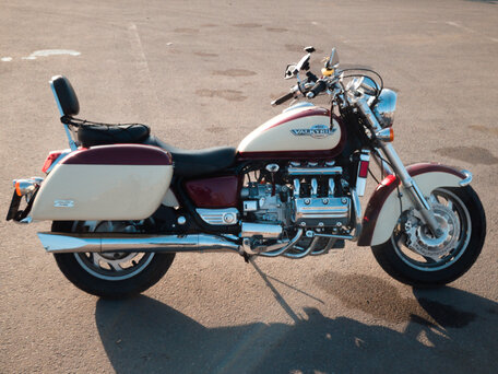 1998 Honda Valkyrie 1500, красный, 650000 рублей, вид 4