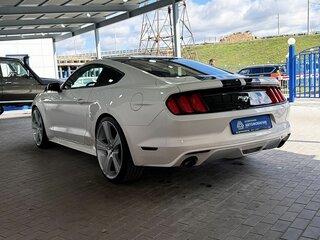 2017 Ford Mustang VI, белый, 3099000 рублей, вид 3