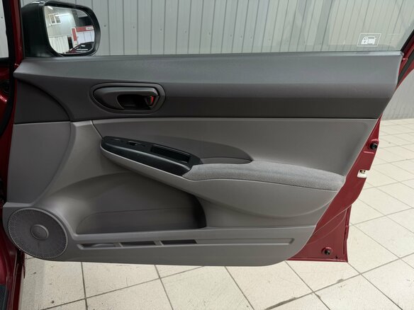 2006 Honda Civic VIII, красный - вид 12