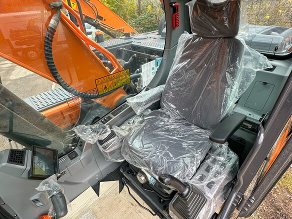 2023 Develon DX180, оранжевый, 12990000 рублей - вид 10