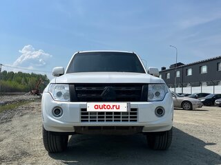 2011 Mitsubishi Pajero IV Рестайлинг 1, белый, 2050000 рублей, вид 2