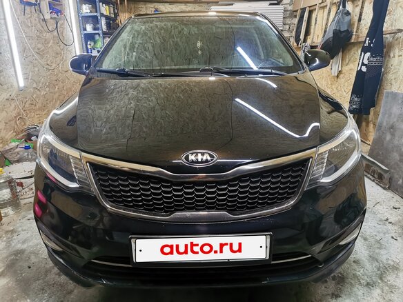 2015 Kia Rio III Рестайлинг, чёрный, 965000 рублей - вид 1