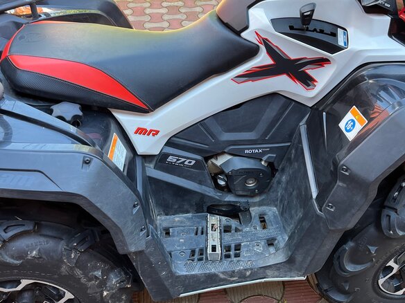 2016 BRP Can-Am Outlander 570, красный, 990000 рублей - вид 19