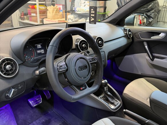 2011 Audi A1 I (8X), серый, 940000 рублей - вид 5