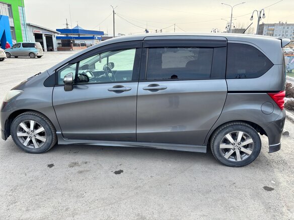 2009 Honda Freed I, серый, 890000 рублей - вид 3