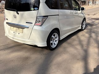2012 Honda Freed I Рестайлинг, белый, 1150000 рублей, вид 2
