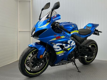 2017 Suzuki GSX-R 1000, синий, 1279000 рублей, вид 4