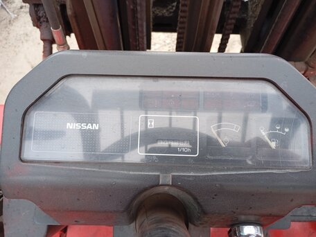 2001 Nissan серия J, красный, 400000 рублей, вид 5