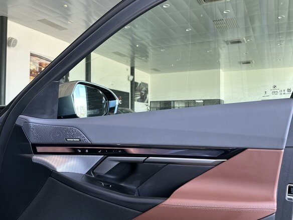 2025 BMW 5 серии 530i xDrive VIII (G60/G61/G68), серый, 8750000 рублей - вид 21