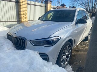 2020 BMW X5 40i IV (G05/G18), белый, 3650000 рублей, вид 4