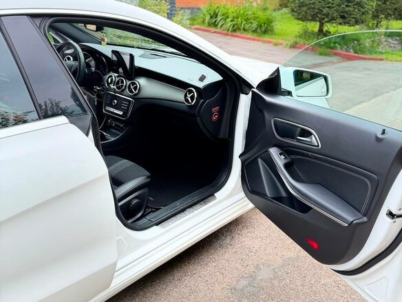 2018 Mercedes-Benz CLA 200 I (C117, X117) Рестайлинг, белый, 2350000 рублей - вид 5